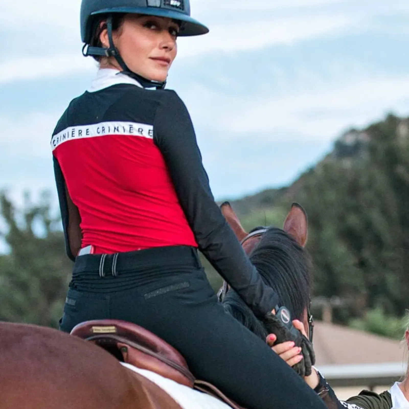 Criniēre 'Estella' Schooling Top in Black/Red - 2XL