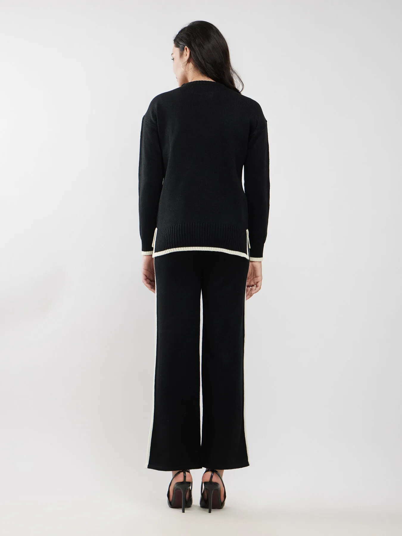 LivSoft Contrast Detail Co-ord Set - Black