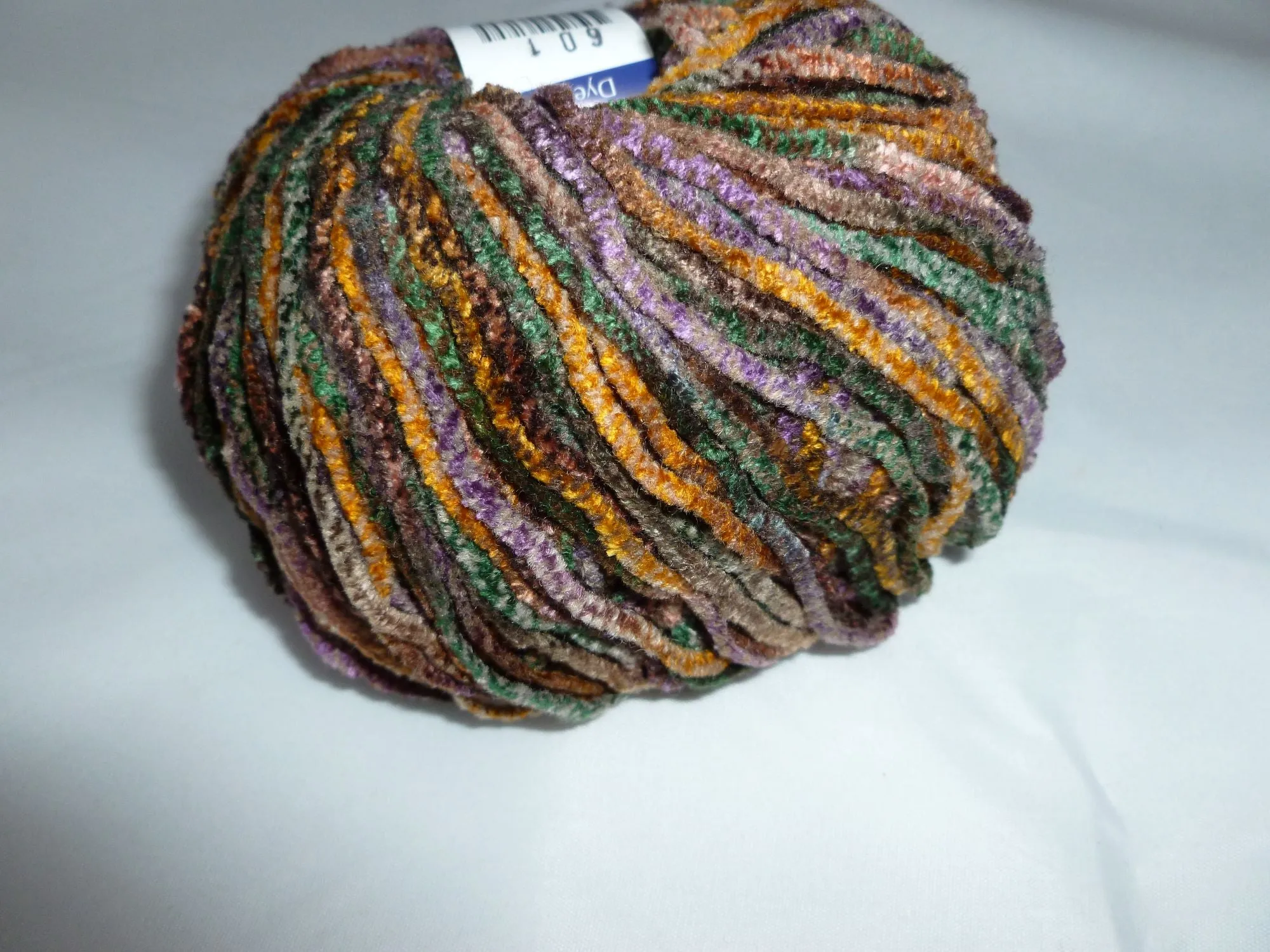 Velveteen by Queenland Yarn, Fine Polyester Chenille