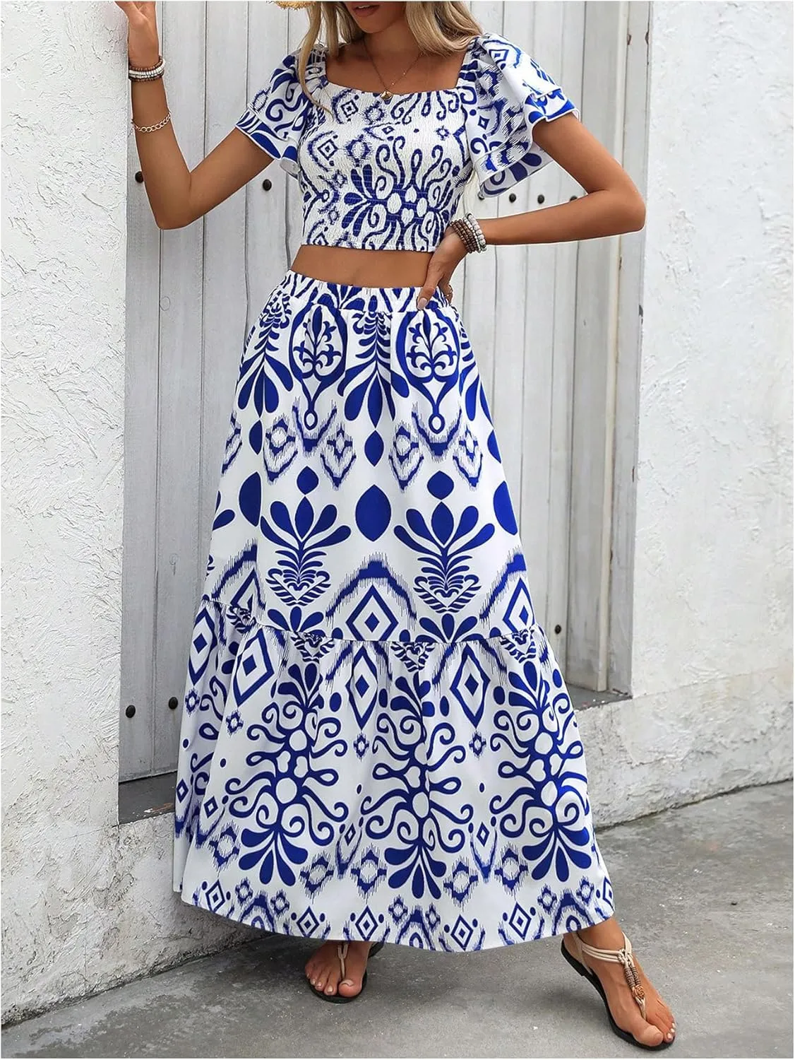 Verdusa Women's 2 Piece Boho Floral Outfit Smocked Short Sleeve Crop Tops Flowy Ruffle Skirt Set